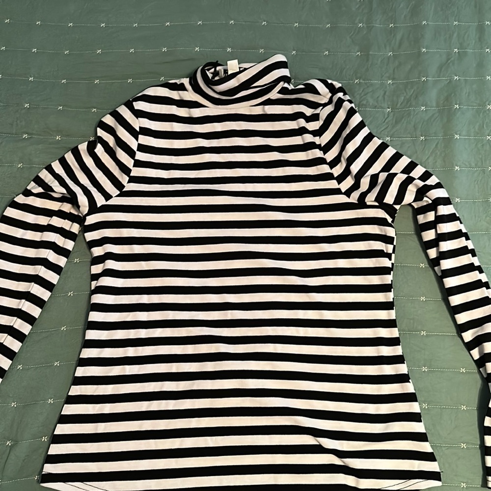 Unique Vintage striped turtleneck